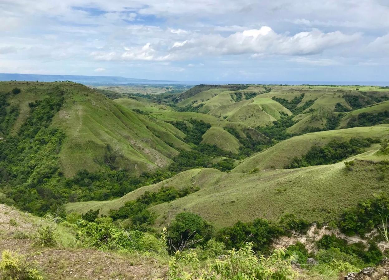 Hars Garden Sumba Hotell Waingapu Exteriör bild