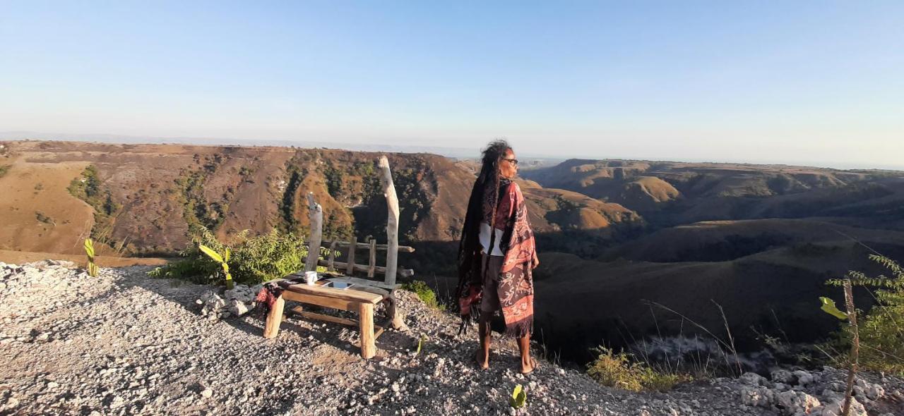 Hars Garden Sumba Hotell Waingapu Exteriör bild